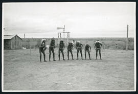Dança da tribo dos indígenas Txukahamãe, na região do rio Xingú - MT. Autor: LÖW, Udo.