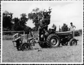 Implementos Agrícolas - Trator