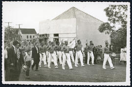 Grupo indígena em desfile de 7 de setembro.